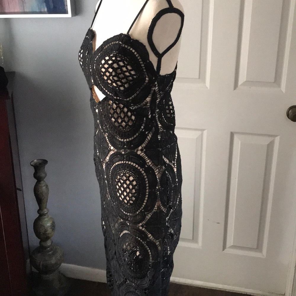Dress - Picture 3 of 3